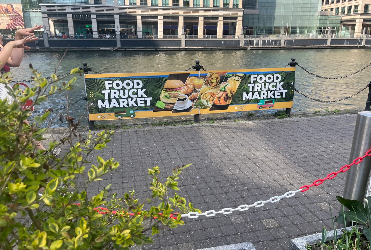 Food Truck Market Canary Wharf